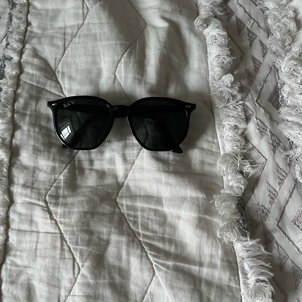 Ray-Ban Classic Black Sunglasses